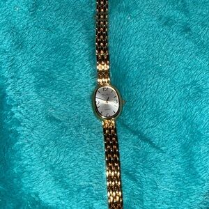 Diaofendi Petite Vintage Oval Gold Women's Watch